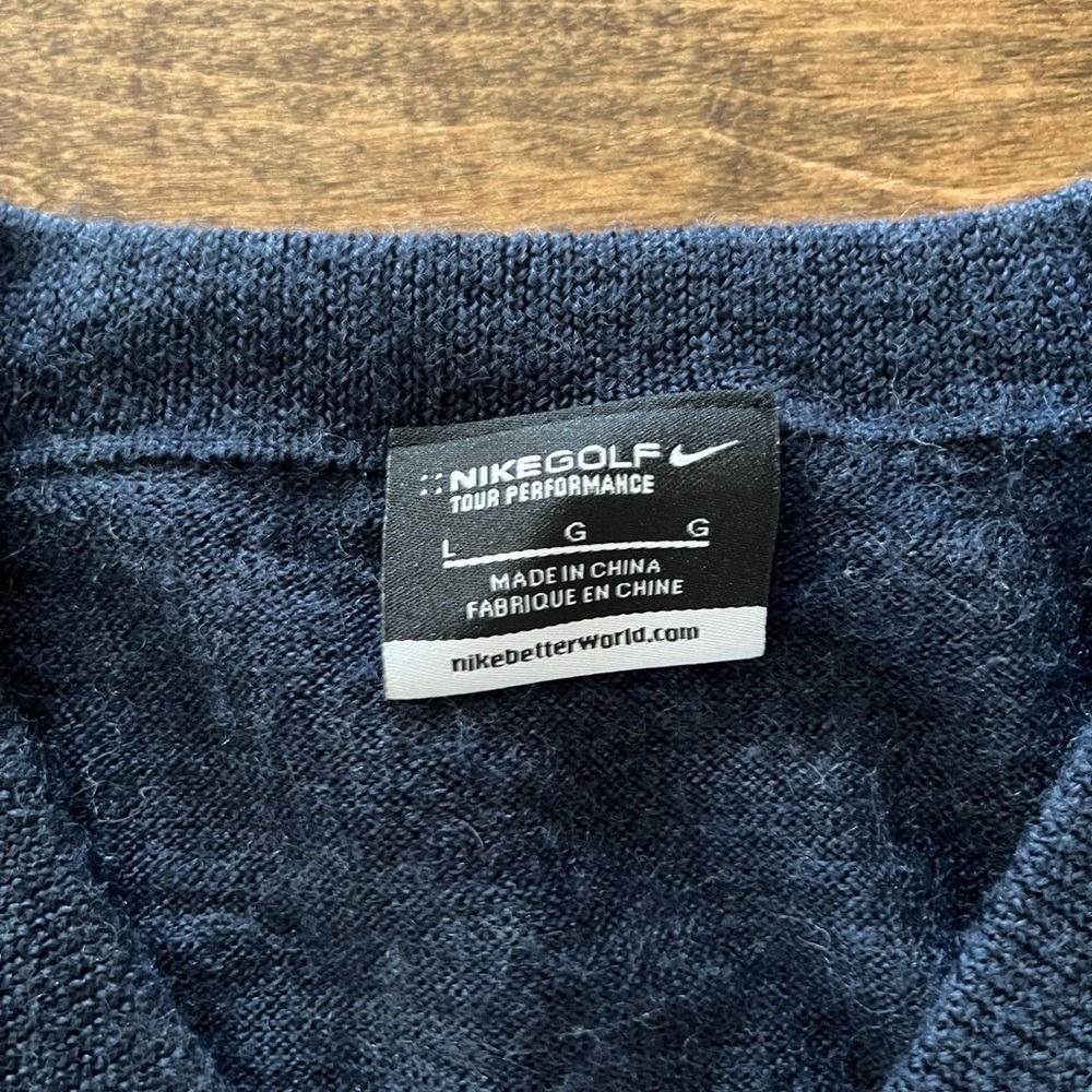 Nike golf Men's V-Neck Merino wool blend fine knit sweater elevated euro - Picture 2 of 6